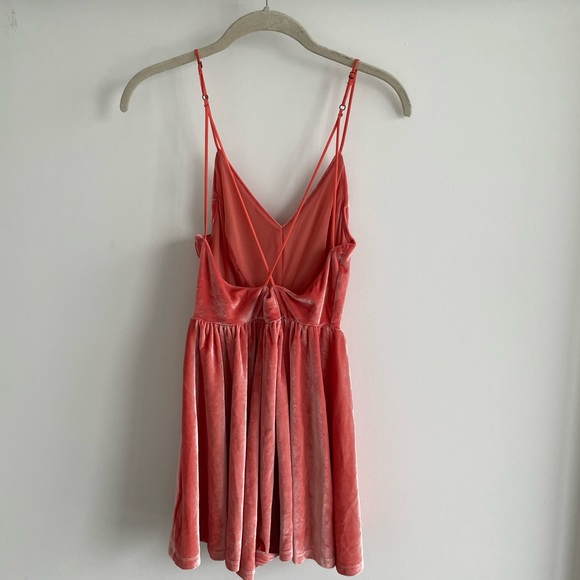 UO crushed velvet romper - Picture 2 of 6
